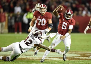Alabama QB Blake Sims runs for a 1st down against Mississippi State.